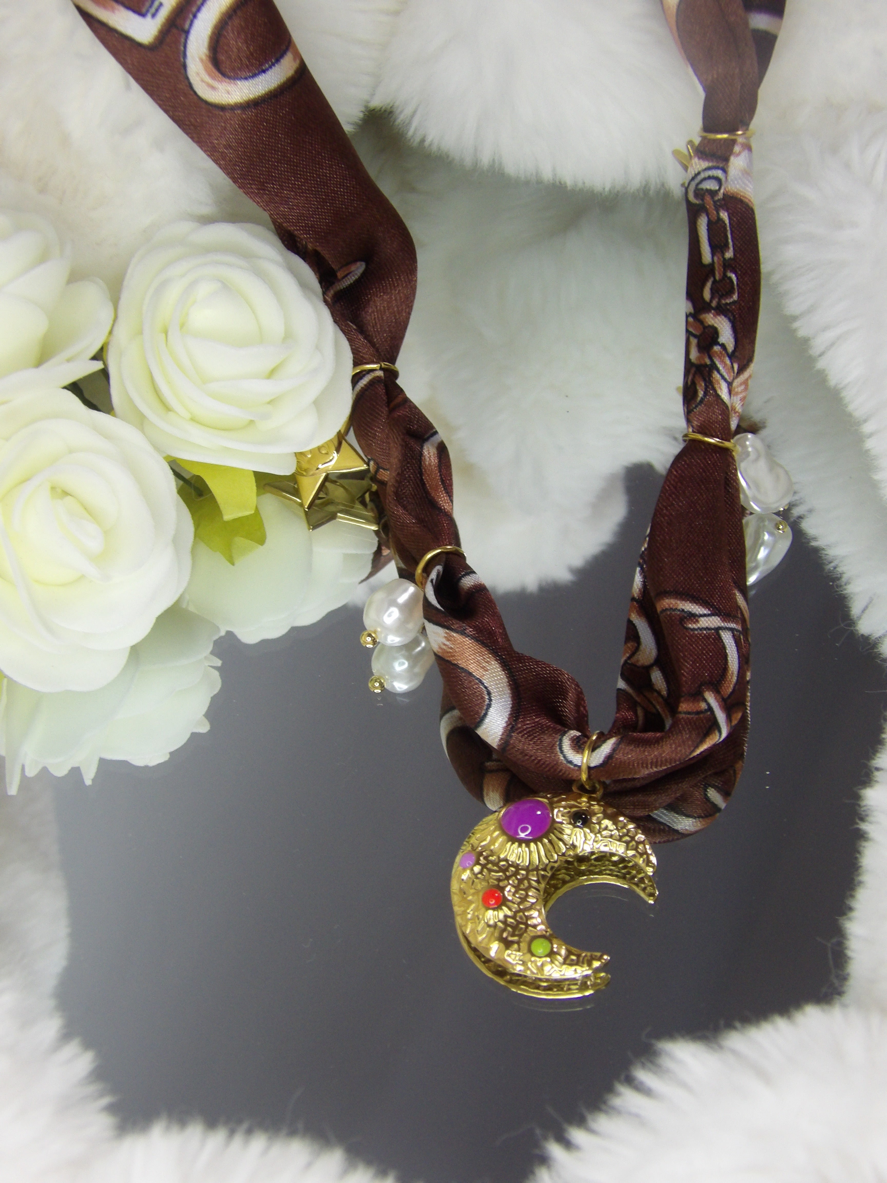 Collier Lunaya Madingwa